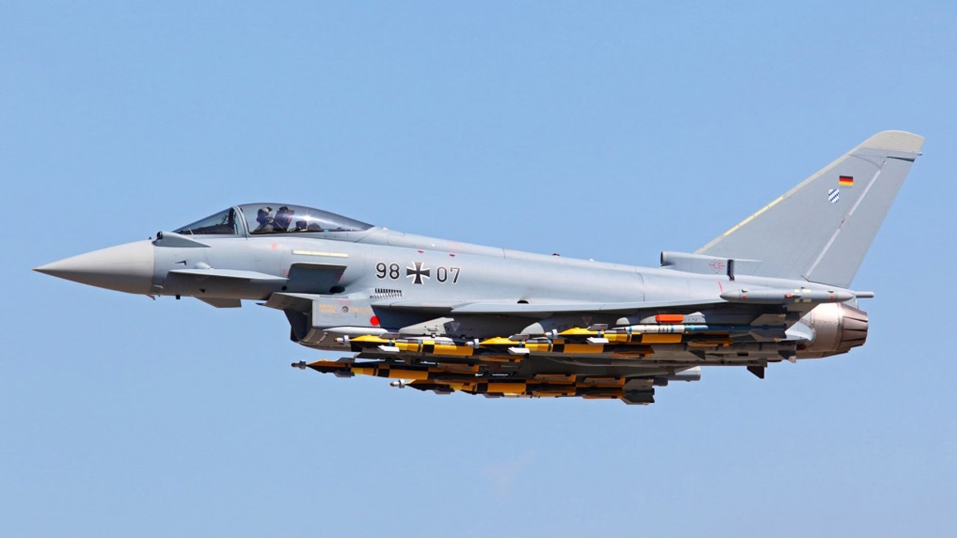 _勇士队三分雨持续，激战全场_，勇士三分最多的比赛