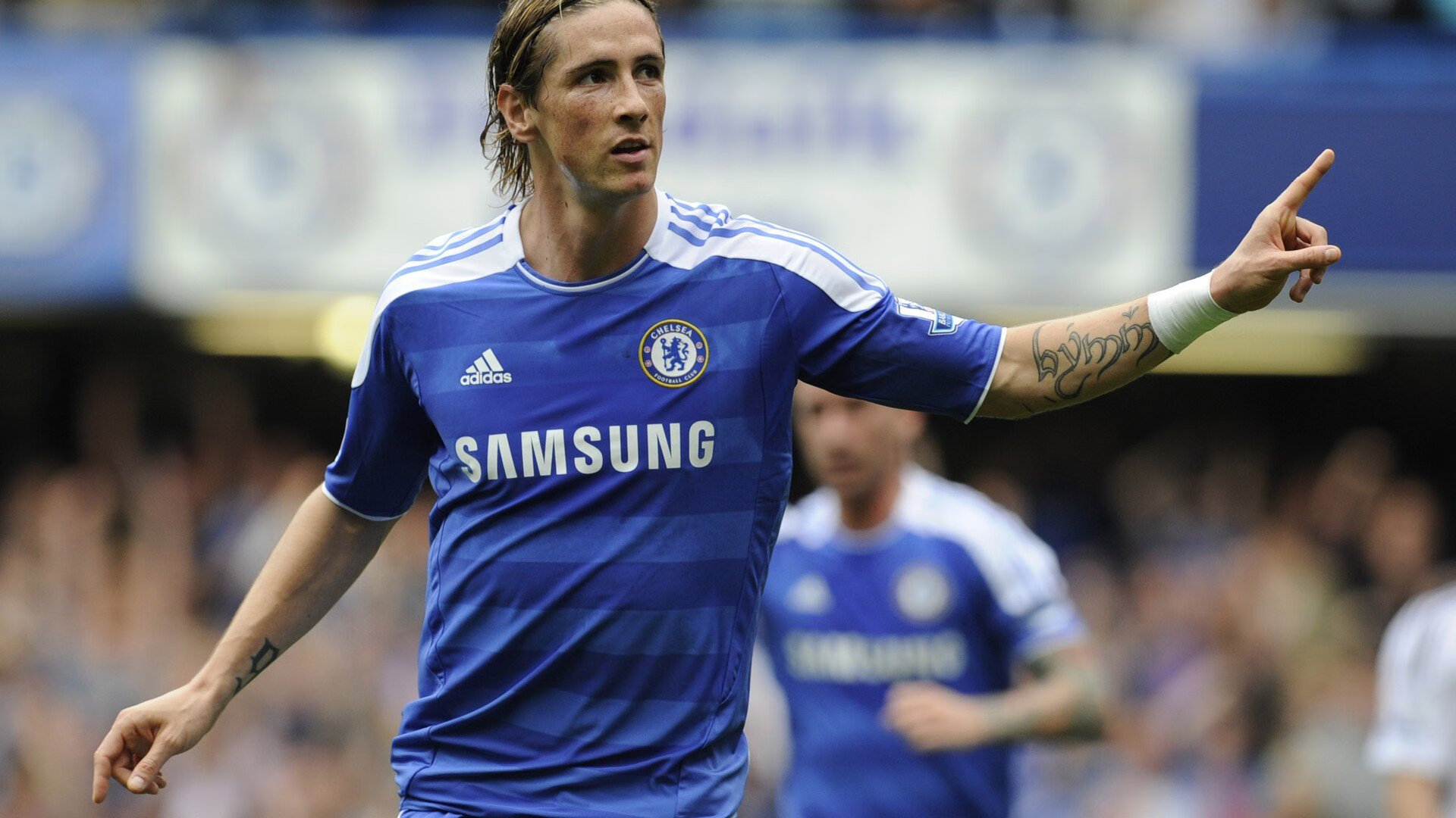 4×100米混合接力队伍配合默契，混合接力比赛